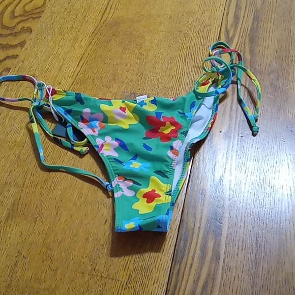 HALARA Womens XL EXTRA LARGE BIKINI BOTTOM Beach Resort FLORAL Multicolor NEW - Picture 1 of 6